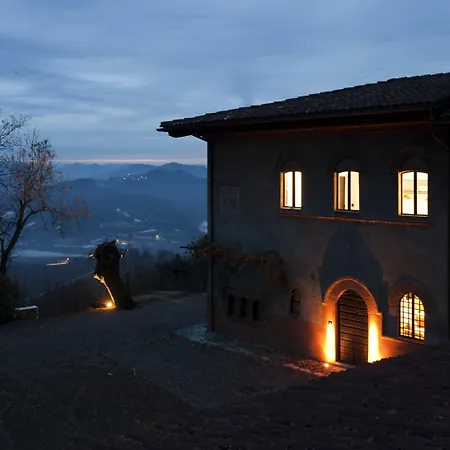 Castello Di בית חווה Gabiano