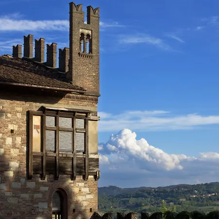 Castello Di בית חווה *