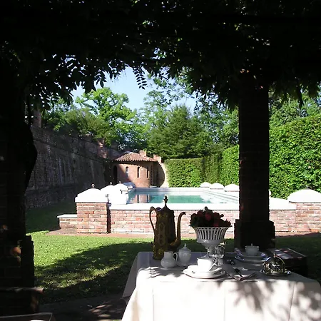 Castello Di בית חווה Gabiano